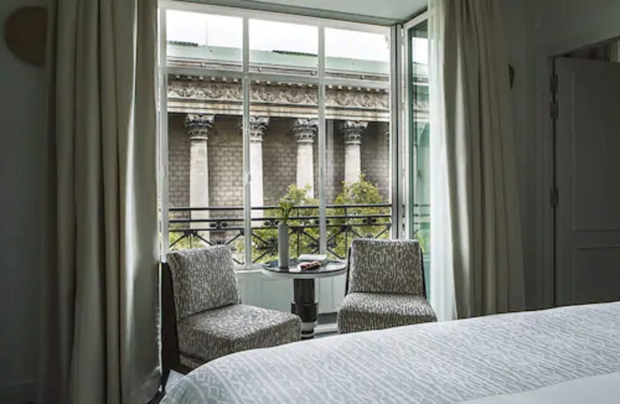 Fauchon L'Hotel Париж Екстер'єр фото A room at the hotel