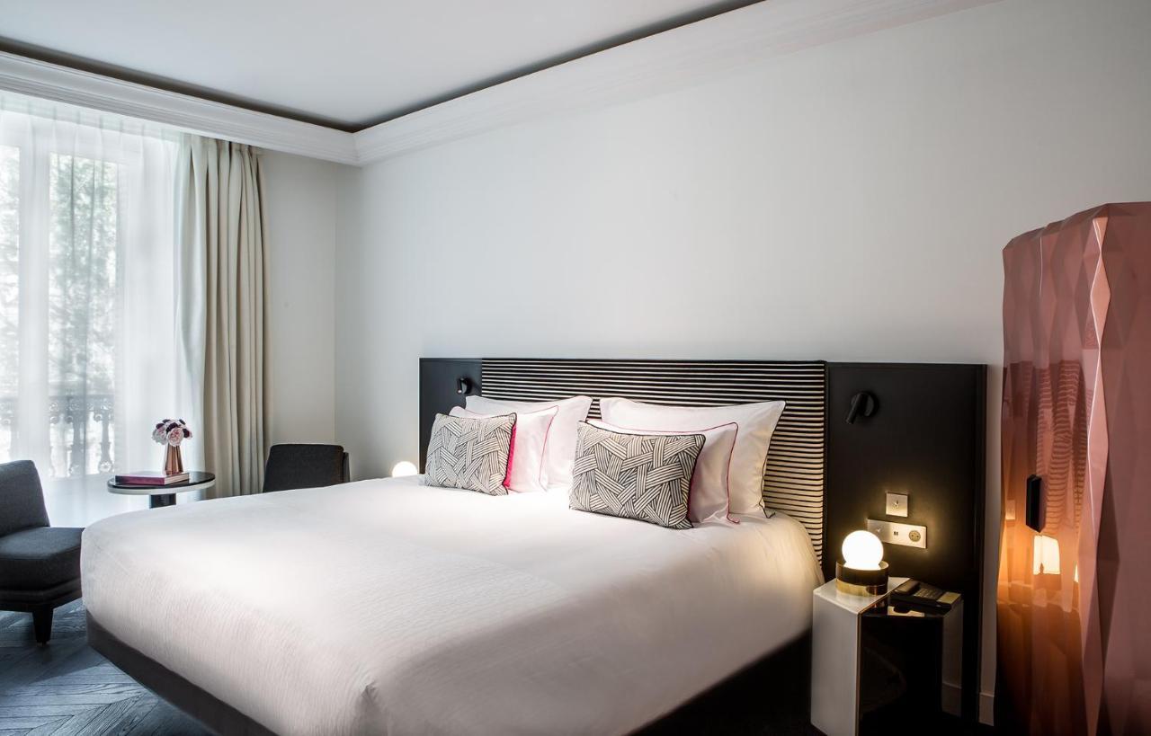 Fauchon L'Hotel Париж Екстер'єр фото A bedroom at the hotel